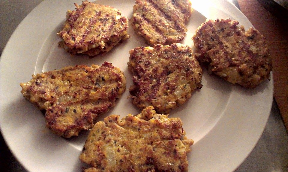 Crisp crumb fish cakes recipe | BBC Good Food