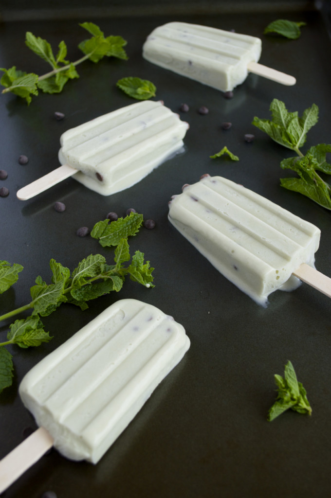 mint chocolate popsicles
