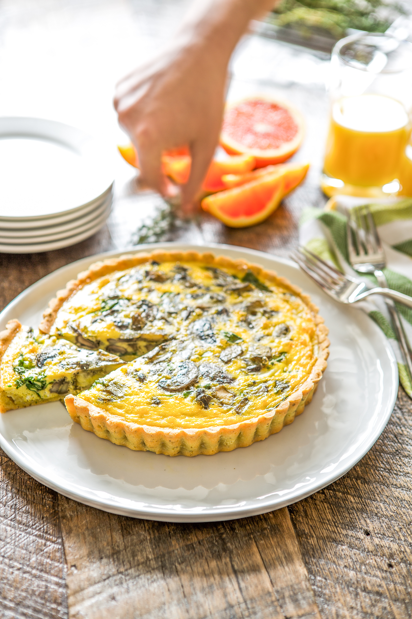 https://www.primalpalate.com/wp-content/uploads/2019/04/paleo-spinach-artichoke-quiche-1.jpg